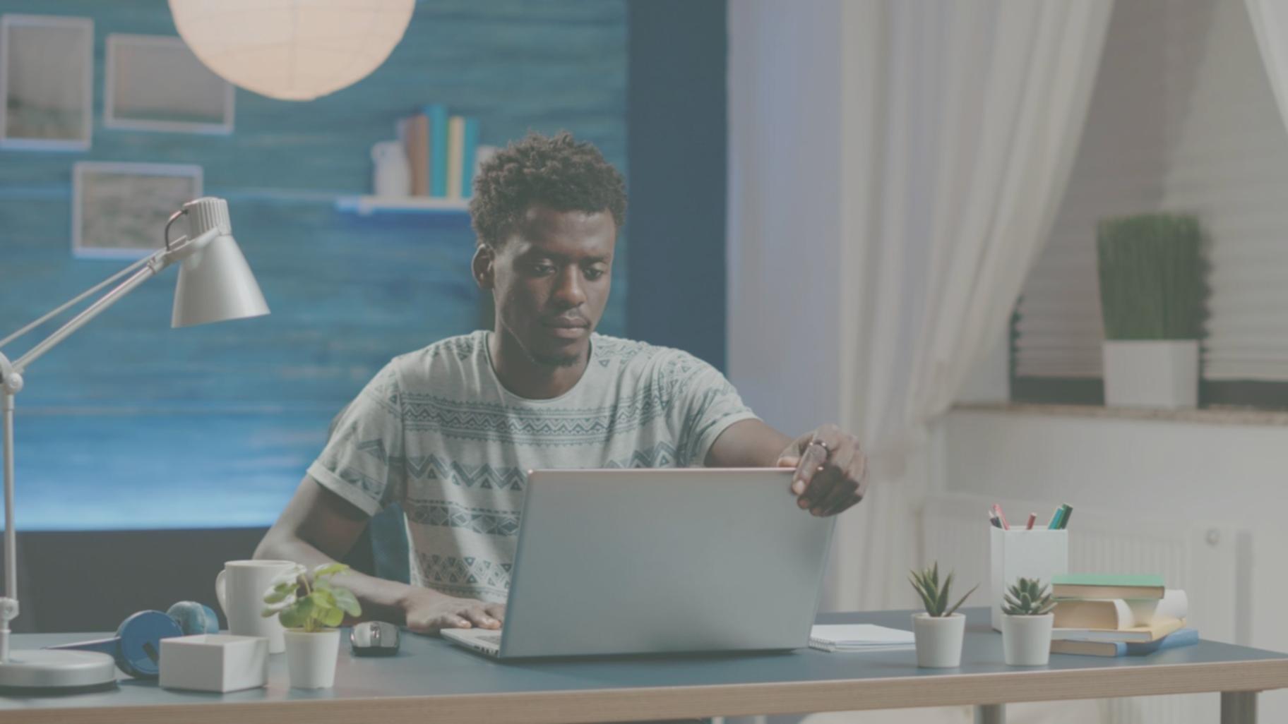 Reunión de planificación estratégica del equipo quorentavos para mejorar informes